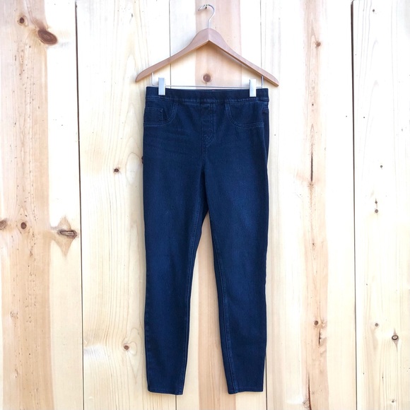 Spanx Dark Wash Jeans Pull On EUC Sz Medium - Picture 2 of 5